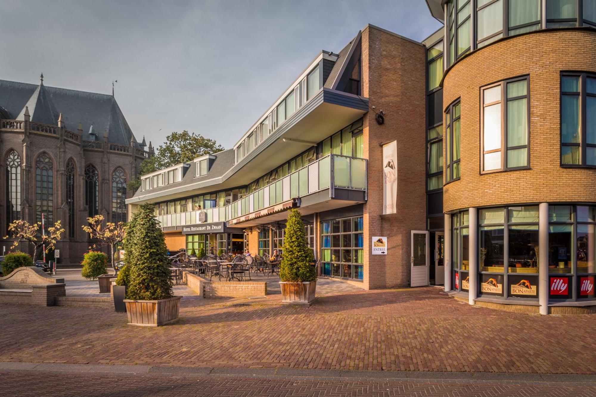 Hotel Restaurant De Zwaan Raalte Extérieur photo